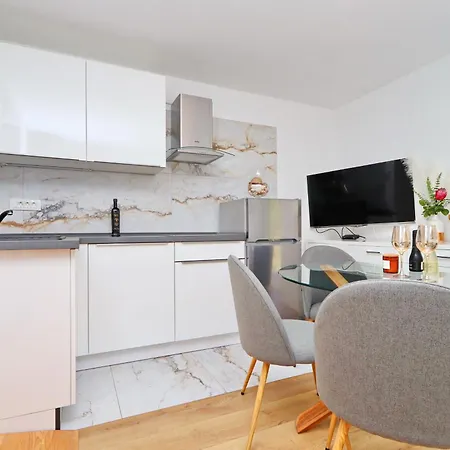 Casa de Férias Seaside Family Friendly House With A Swimming Pool Cove Slatina, Korcula - 23711 Vela Luka