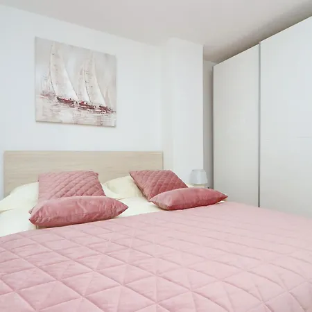 Seaside Family Friendly House With A Swimming Pool Cove Slatina, Korcula - 23711 Feriehus *