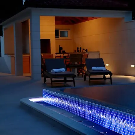 Casa de Férias Seaside Family Friendly House With A Swimming Pool Cove Slatina, Korcula - 23711