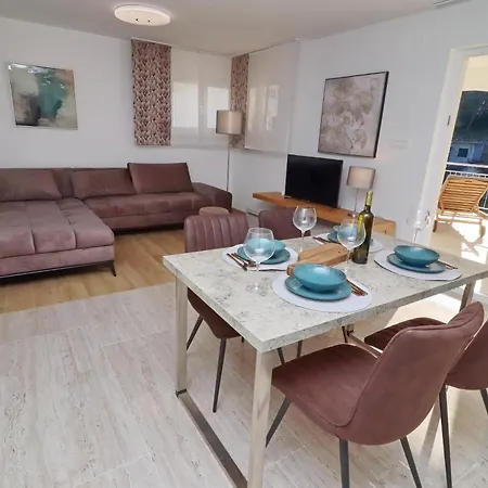 Tatil Evi Seaside Family Friendly House With A Swimming Pool Cove Slatina, Korcula - 23711