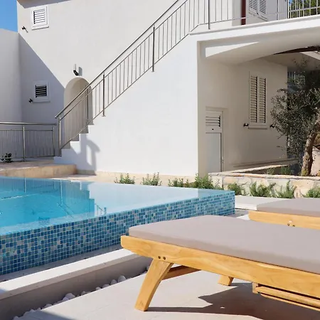 Tatil Evi Seaside Family Friendly House With A Swimming Pool Cove Slatina, Korcula - 23711