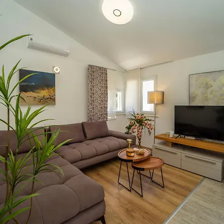 Seaside Family Friendly House With A Swimming Pool Cove Slatina, Korcula - 23711 *