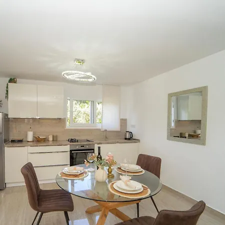 Tatil Evi Seaside Family Friendly House With A Swimming Pool Cove Slatina, Korcula - 23711 *
