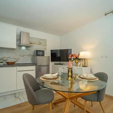 Tatil Evi Seaside Family Friendly House With A Swimming Pool Cove Slatina, Korcula - 23711