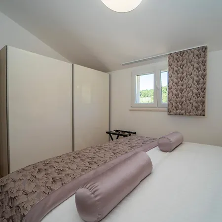 Seaside Family Friendly House With A Swimming Pool Cove Slatina, Korcula - 23711 Tatil Evi Vela Luka
