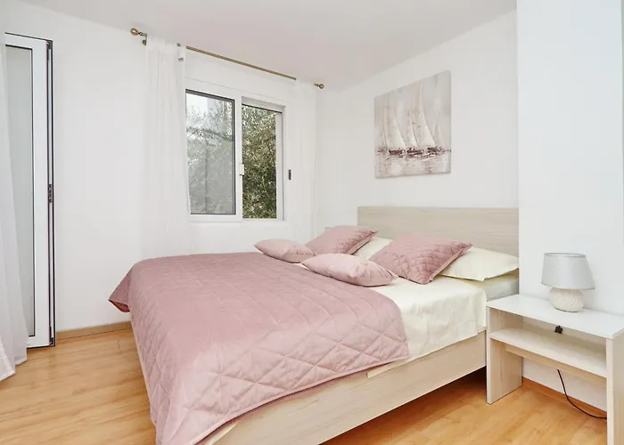 Seaside Family Friendly House With A Swimming Pool Cove Slatina, Korcula - 23711 *