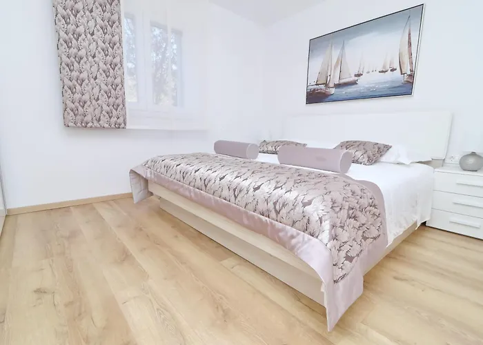 Tatil Evi Seaside Family Friendly House With A Swimming Pool Cove Slatina, Korcula - 23711